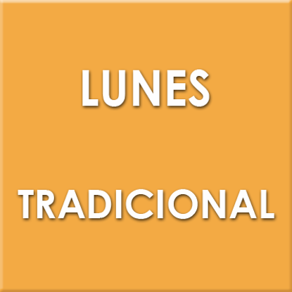 Imagen de Tarta de jamón y queso con ensalada de hojas verdes, zanahoria, tomate y huevo