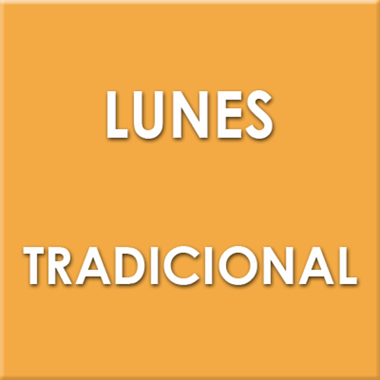 Imagen de Tarta de jamón y queso con ensalada de hojas verdes, zanahoria, tomate y huevo